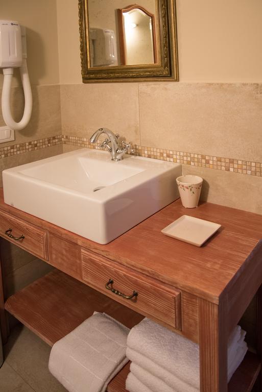 B&B La Dimora Del Garda Sirmione Room photo