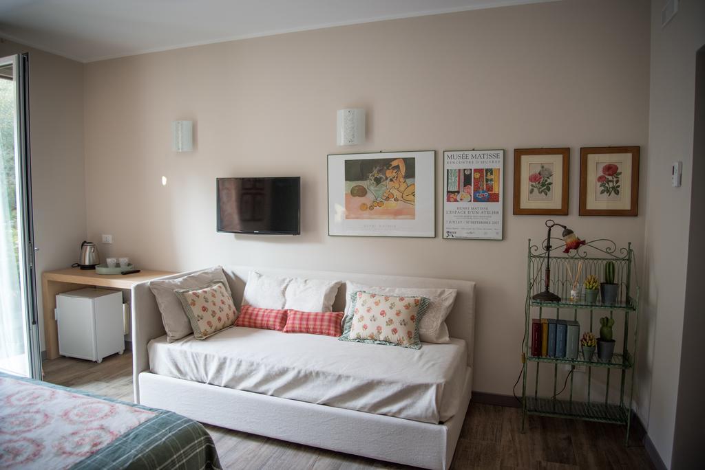B&B La Dimora Del Garda Sirmione Room photo