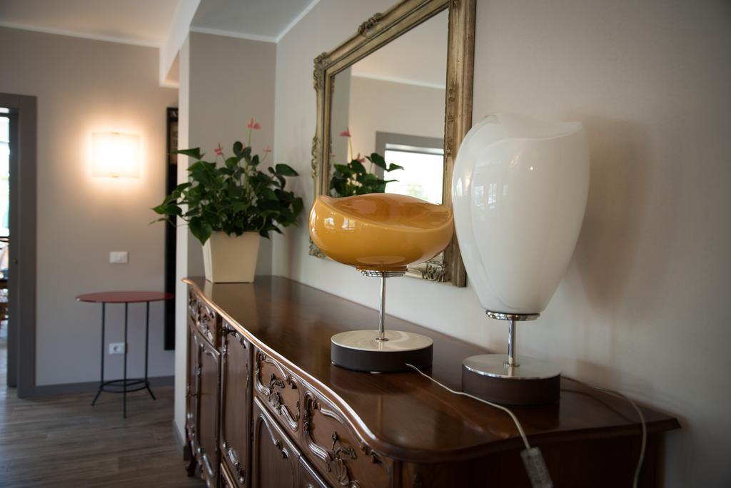 B&B La Dimora Del Garda Sirmione Exterior photo