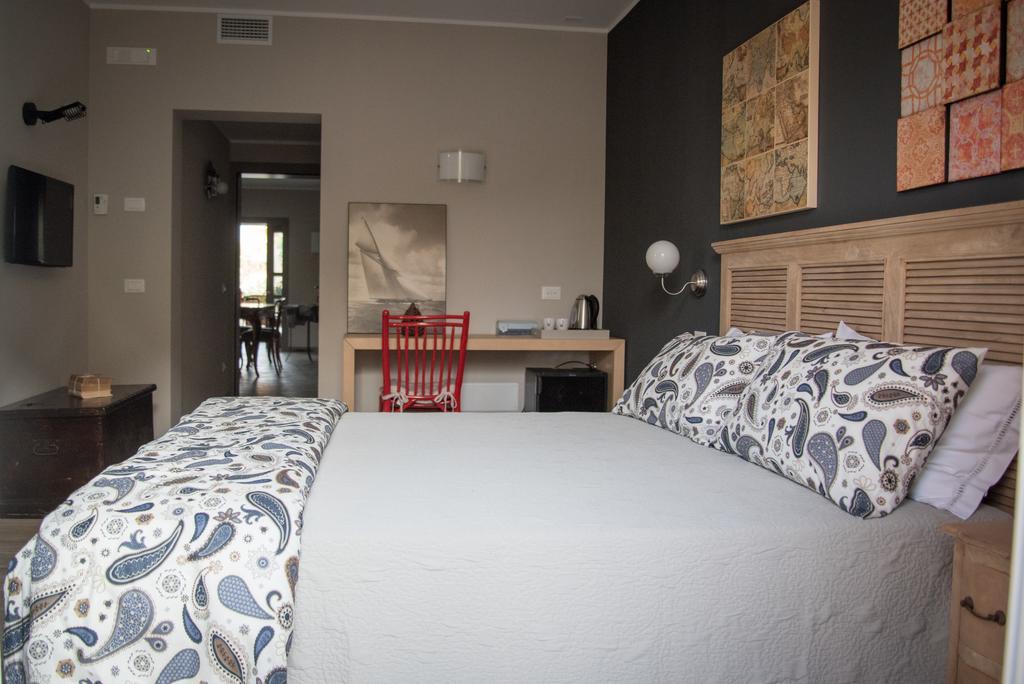 B&B La Dimora Del Garda Sirmione Room photo