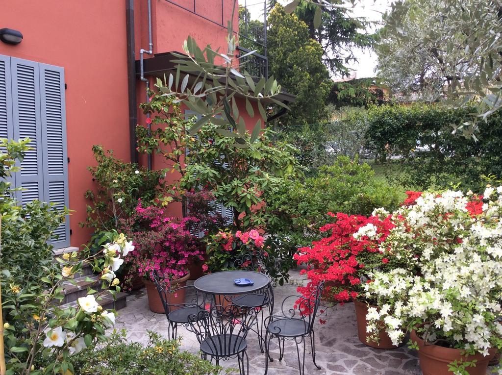 B&B La Dimora Del Garda Sirmione Exterior photo