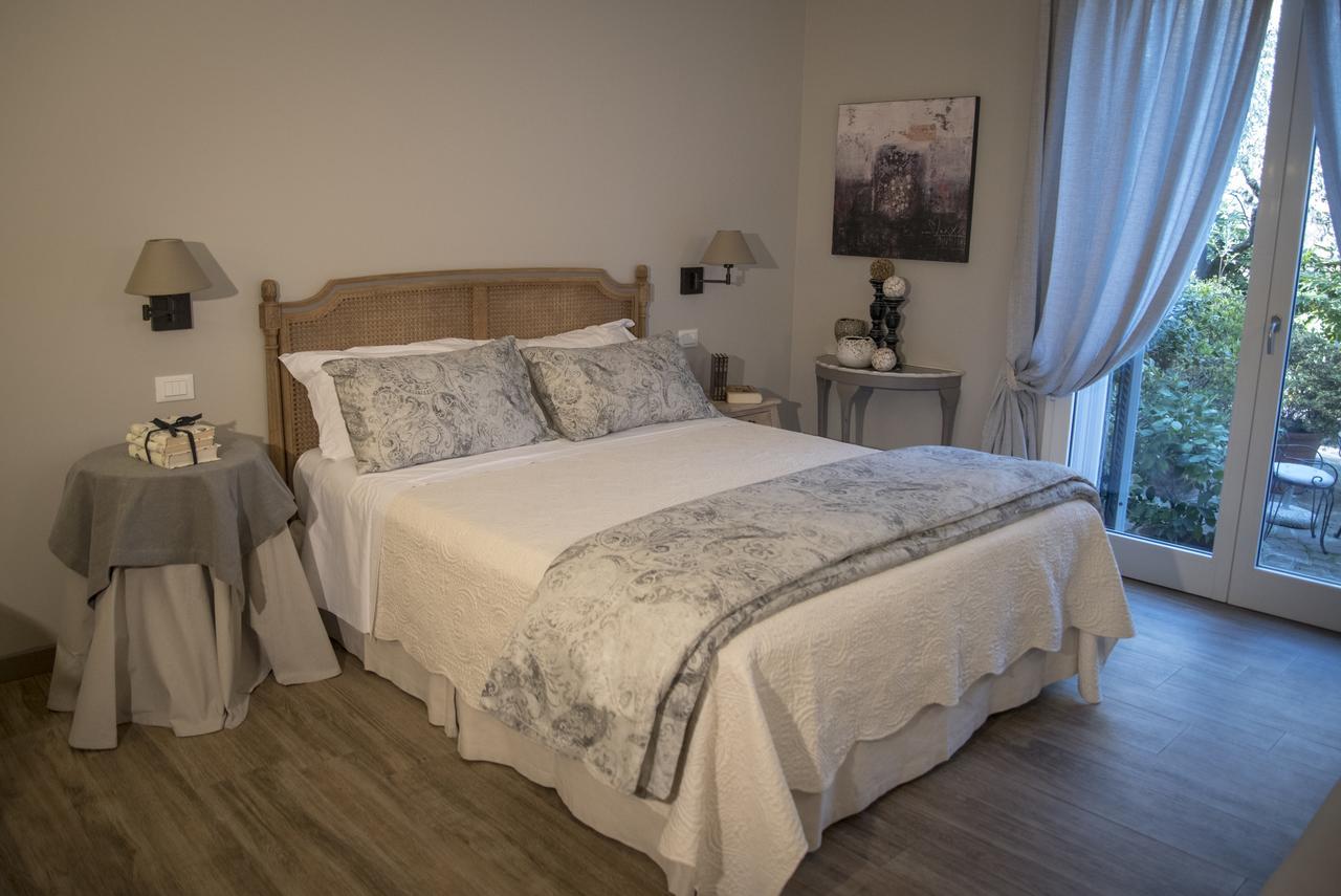 B&B La Dimora Del Garda Sirmione Exterior photo